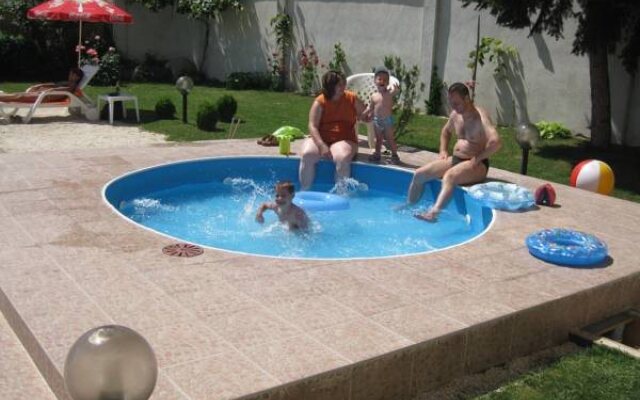 Family Hotel Iv