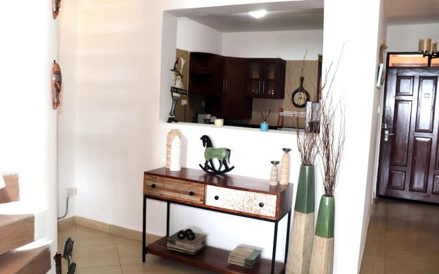 2 Bedroom Apartment With Pool and Views