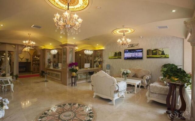 Roman Holiday Hotel (Wuhan Xibei Lake)