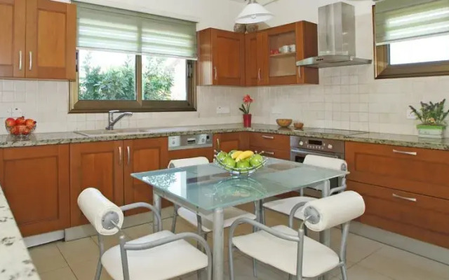 Villa Bridgit