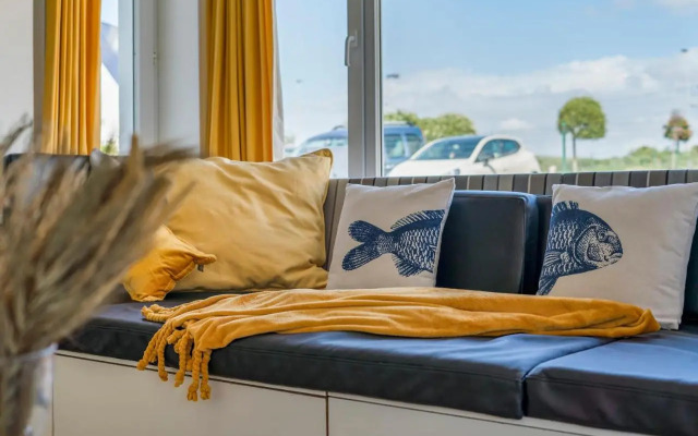 Villa Gamoni - spacious holiday home with garden