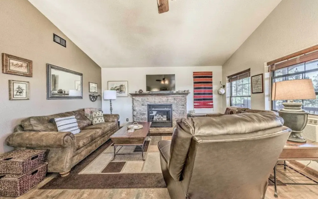 Cozy & Modern Ruidoso Cabin w/ Stellar Views!