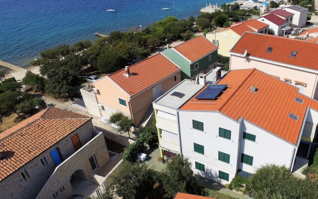 Apartments Anita Punta Skala