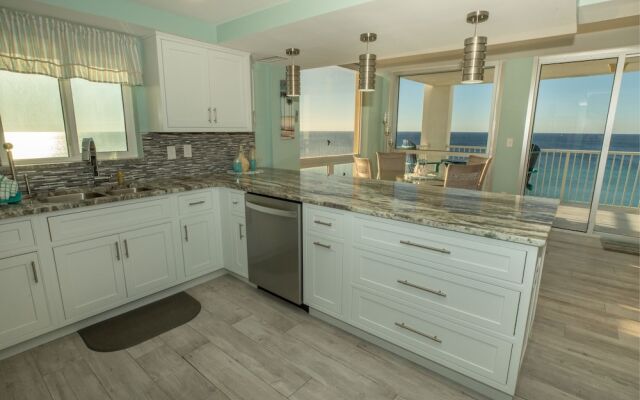 2106 is a Gulf Front 3 bedroom unobstructed views by RedAwning