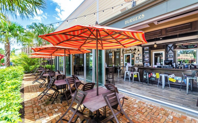 1043 Plantation Lane