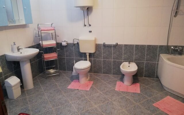 Villa Valeta 500 Meters From the Beach