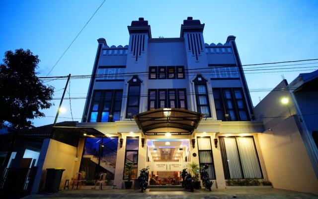 ZEN Rooms Basic Audah Syariah Sutos