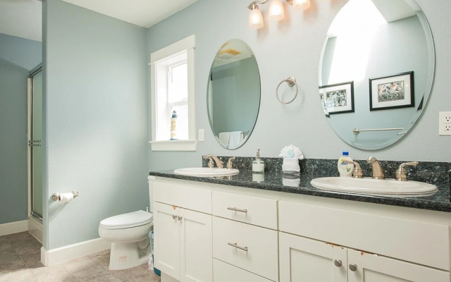 Roads End Light House