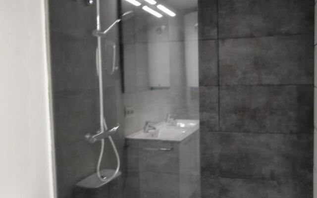 BIOMA Modern & Minimalist Apartment