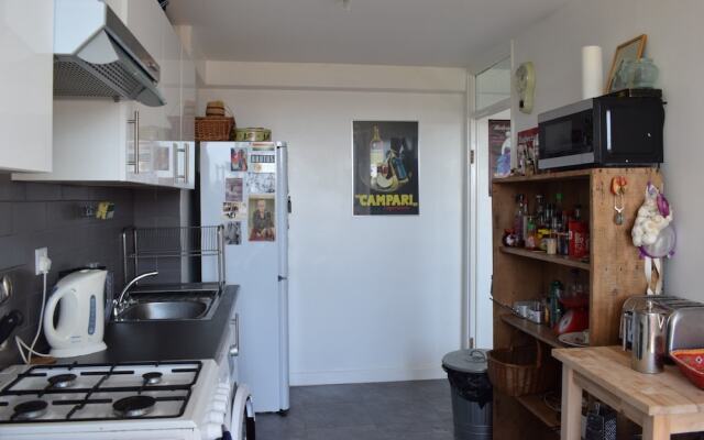 2 Bedroom Apartment Near Central London