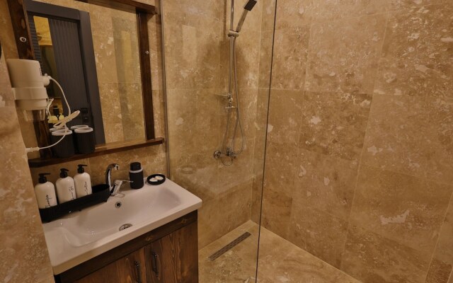 Yellow Stone Suites