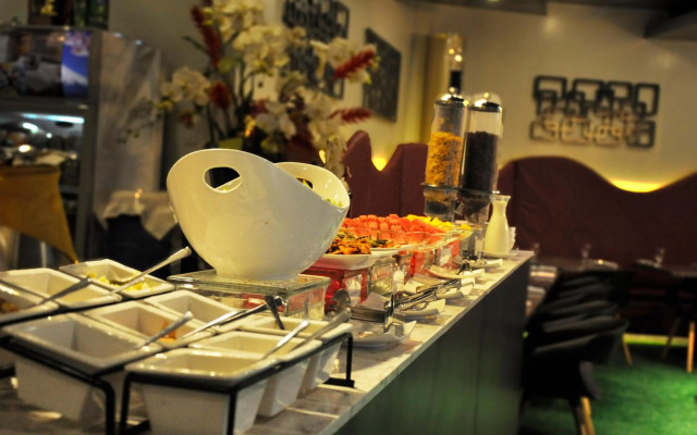 Eloisa Royal Suites