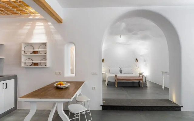 Numa Santorini