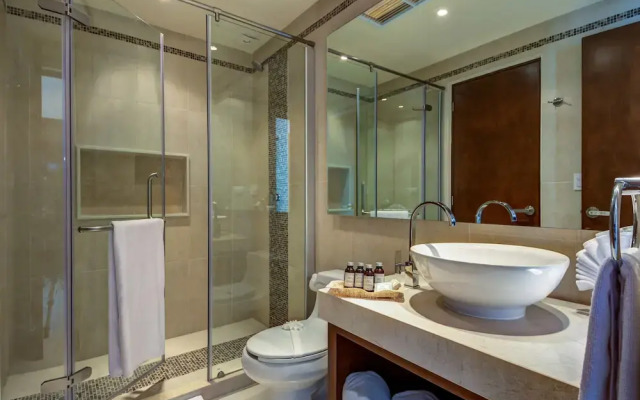 Anam 1 bedroom apartment with balcony sleeps 3
