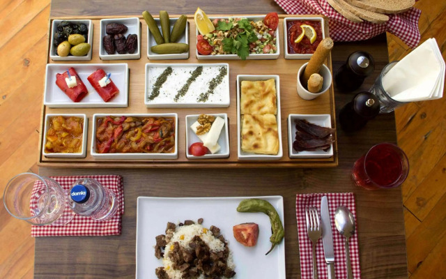 Hich Hotel Konya