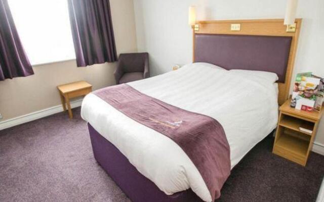 Premier Inn Leeds South