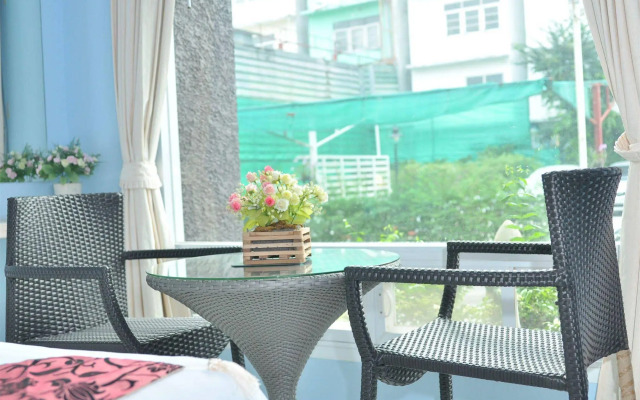 Kriss Residence