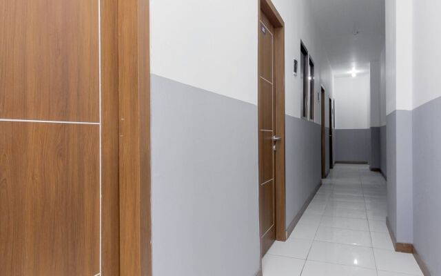 RedDoorz near Mall Of Indonesia