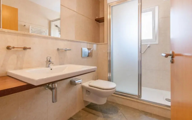 Luxurious Apartment in Roses With Swimming Pool