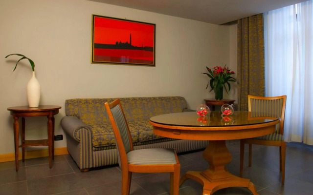 Hotel Diplomatic