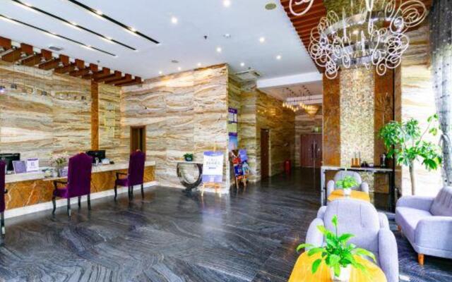 Jingtone Hotel (Laibin City Square Wal-Mart Binjiangyuan)