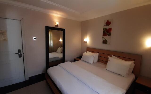 Top-Notch Suites and Apartments