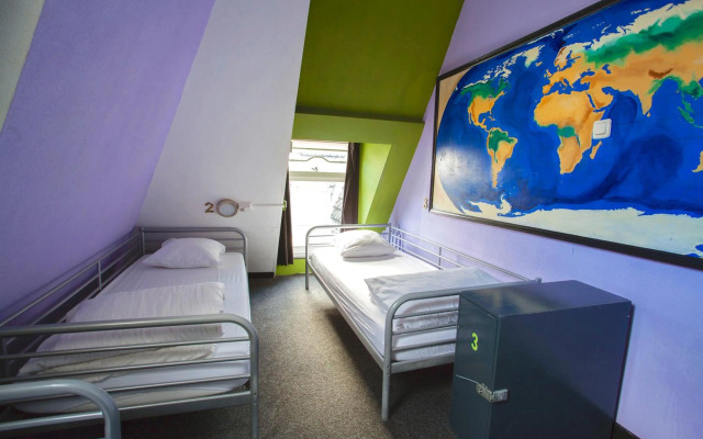 The Flying Pig Uptown Hostel