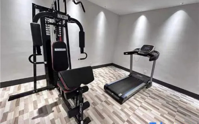 Iron Ox Hotel (Iron Ox Square Store)