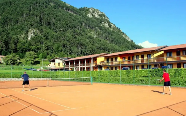 Lake Garda, Beautiful Residence Features Many Facilities