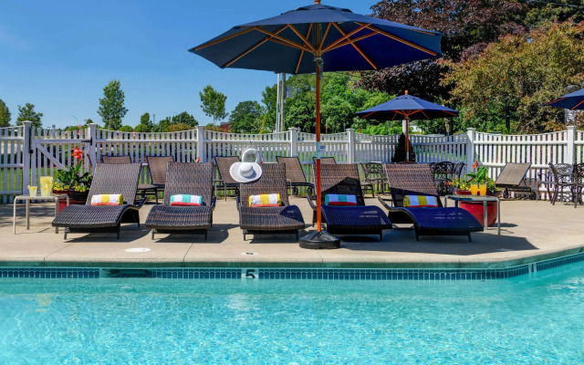 Port Inn and Suites Portsmouth, Ascend Hotel Collection
