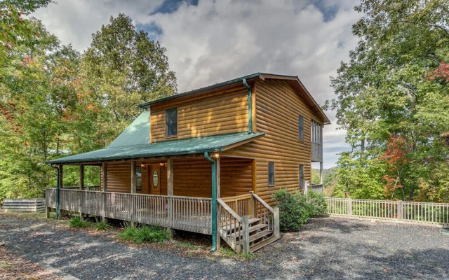 Treetops- Mtn View Cabin near Ocoee River