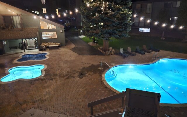 St. Anton Wooded View 2-bedroom Condos w/ Ski Lockers