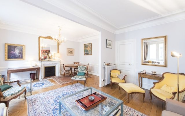 French-style Allure in Saint-Germain des Pres