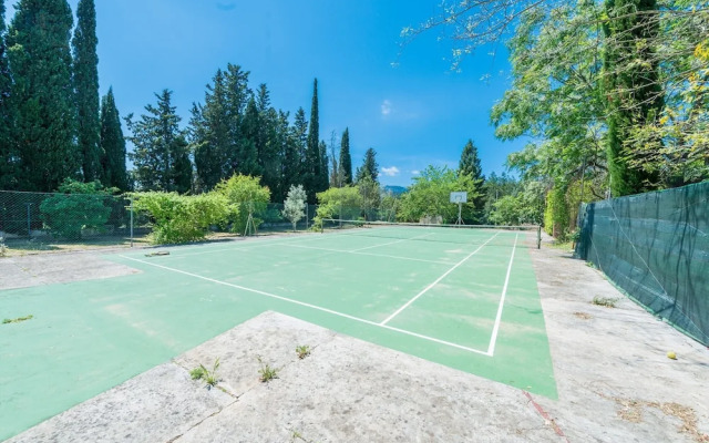 Villa in Campanet With Private Pool & Tennis