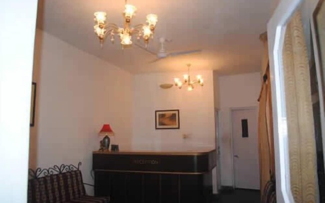 Hotel Dev Cottage