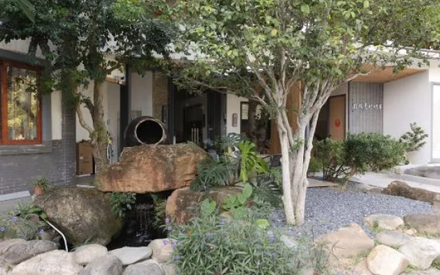 Luofu BanXianJu · Courtyard Residence