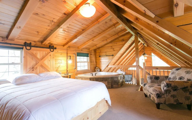 Pine Cove Lodging