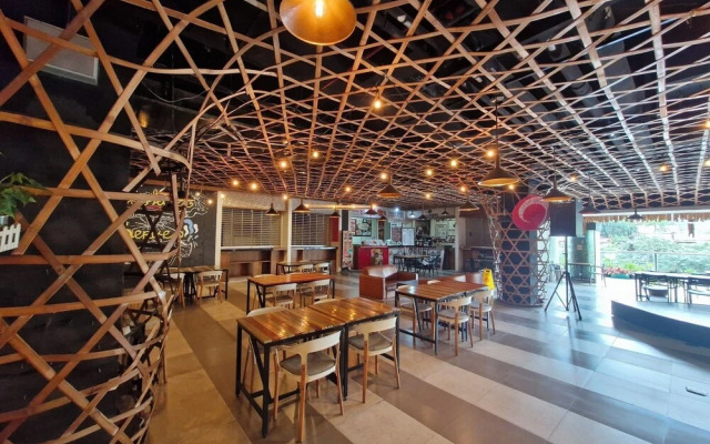 High Livin Apartment Parahyangan