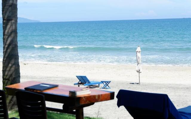 Hidden Beach Bungalow Sea View