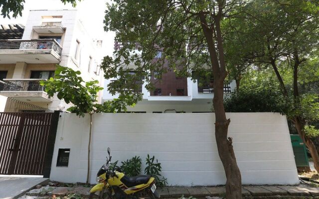 Oyo 24323 Lakshmi Residency