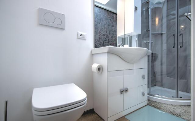 ROOFTOP TERRACE private 3bed, 3bath aircond, wifi