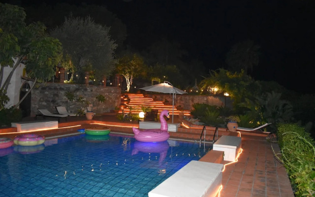 Suite Margherita With Private Garden and Shared Pool
