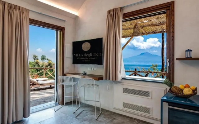 Villa Degli Dei - Private Waterfront Villa