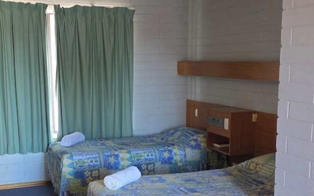 Kingston Ocean View Motel