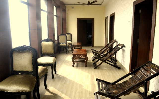Dwivedi Hotels Sri Omkar Palace