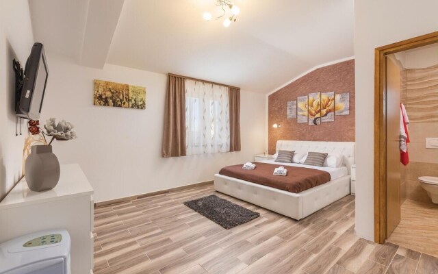 Stunning Home in Nedescina With Wifi and 4 Bedrooms