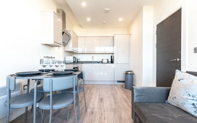 OnPoint -SUPER 1 Bedroom Apt Slough
