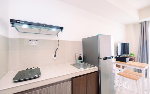 Modern Look And Comfy 2Br At Vasaka Solterra Apartment