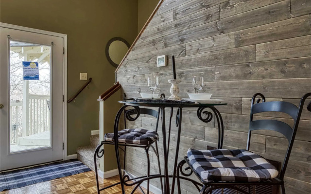 Mtn Chalet w Pool-hot Tub-gym-game Room-sauna