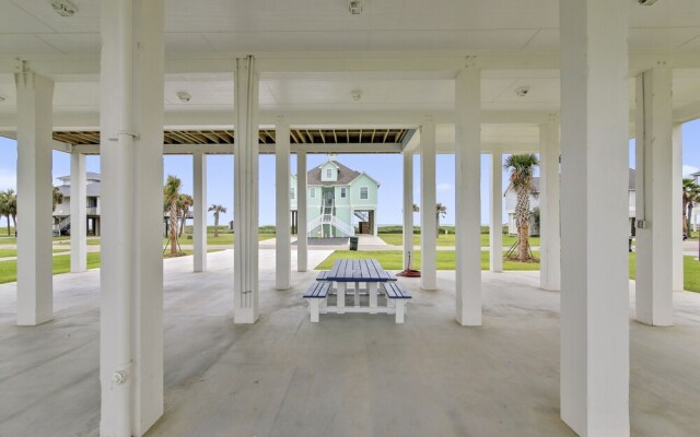 Salty Blue Mermaid - 4 Br Home